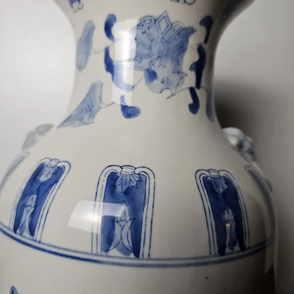 Vintage Chinoiserie Blue White Porcelain Vase Foo Dog Lion Handles Floral 15